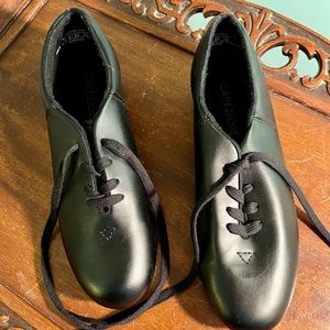 Capezio tap shoes women’s size 8 NWOT